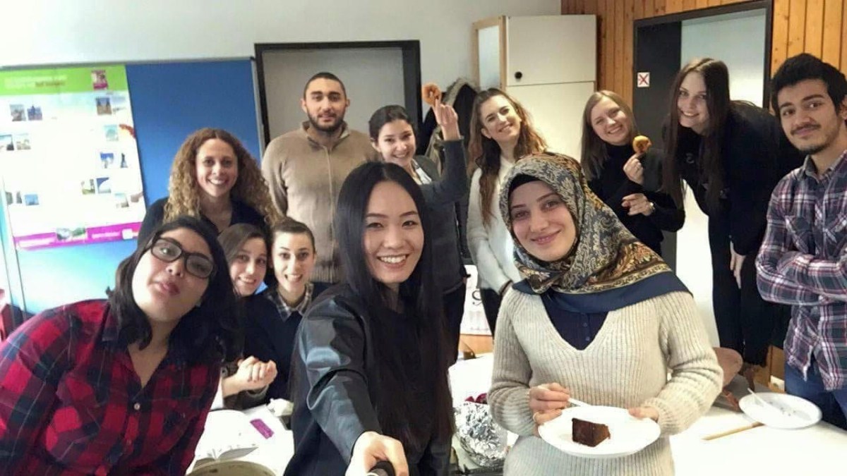 Светът е голям и обич дебне&nbsp;отвсякъде